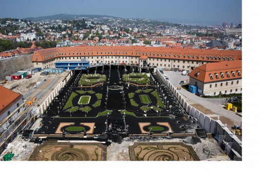 Podnikateľsko-baroková záhrada na hrade dostala upgrade: asfalt